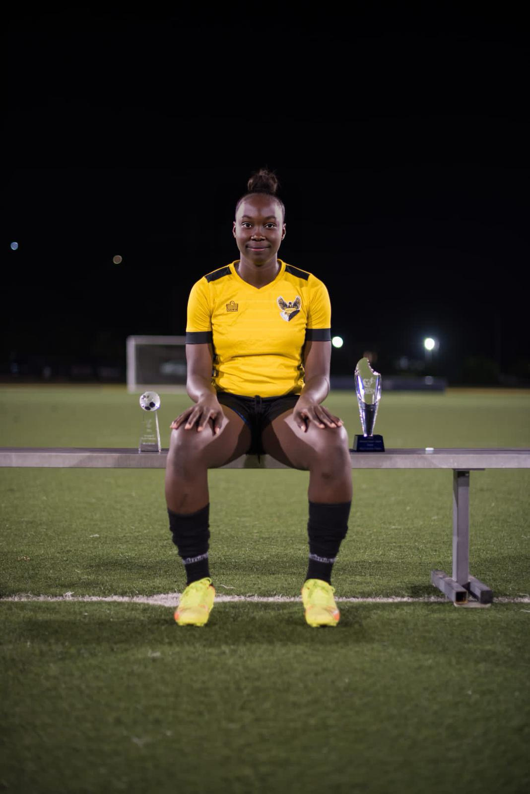 Riana Cyrus winning award